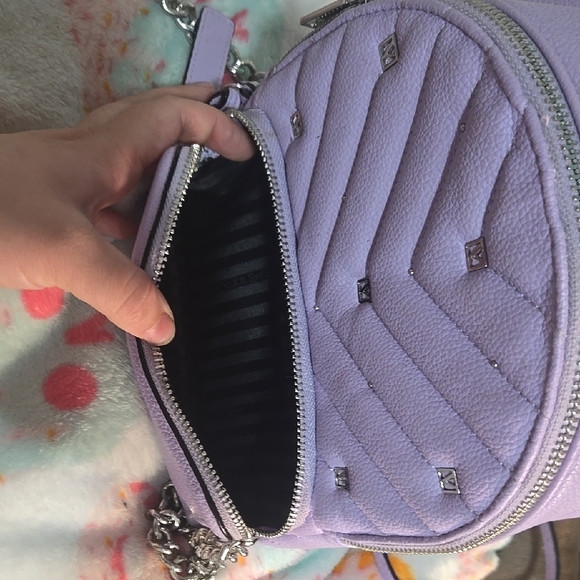 Victoria's Secret/Lavender Quilted Backpack with Chain Detail - Picture 5 of 8